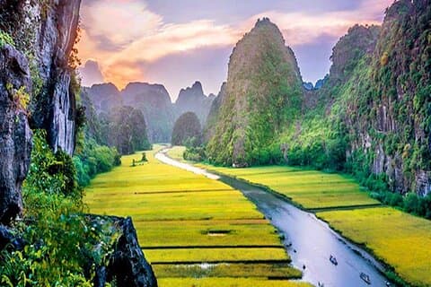 Ninh Binh Tour: Tam Coc Hoa Lu Deluxe en kleine groep - boot, fietsen, lunchbuffet