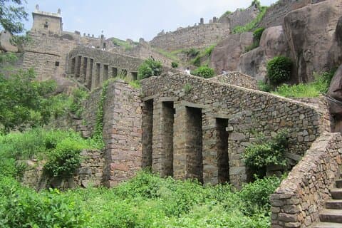 Cult Immersioni 3 - Golkonda Fort & Qutb Shahi Tombs Tour 4 ore