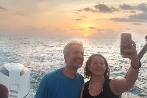 Avslappende Sunset Cruise Jaco Coastline