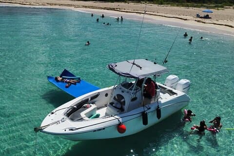 All-Inclusive Full-Day Private Boat Tour with Lunch & Drinks