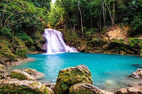 Blue Hole Secret Fall och Dunn's River Falls Combo Tour Ocho Rios