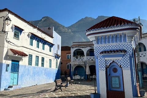 En vei fra Fes til Tanger via Chefchaouen