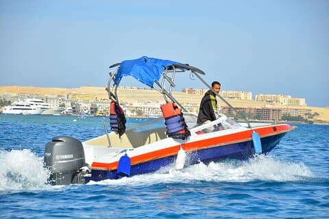 Bateau à moteur privé Dolphin House & Parasailing W/Transfert-Hurghada