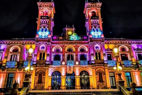 Essensen af San Sebastian: Old Town Charm & Seaside Beauty