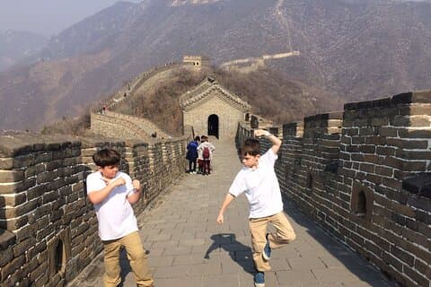 Excursión privada de un día a la Gran Muralla de Mutianyu y al templo budista de Hong Luo