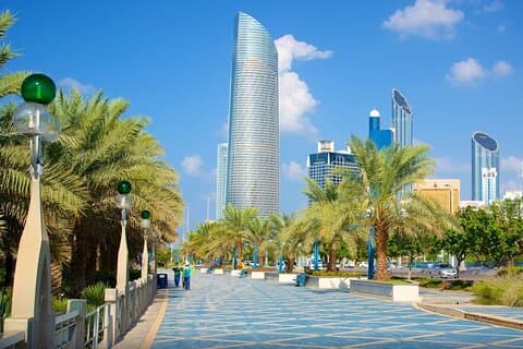 Tour in pullman della città di Abu Dhabi con Ferrari World da Dubai