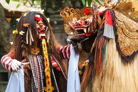 Bali: danza Barong, terrazza del riso, vulcano, tempio, tour delle cascate