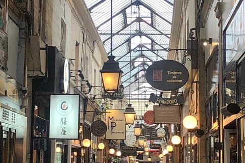 Erkunden Sie die überdachten Passagen von Paris bei einer Schatzsuche