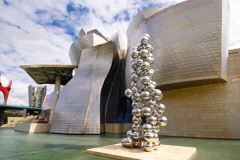 Excursão a pé privada em Bilbao: história, Guggenheim, degustação de Pintxos