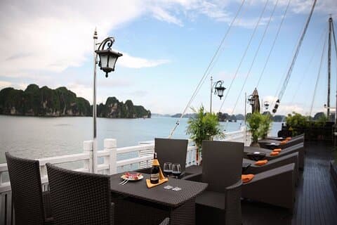 3 dages Halong Bay Arcady Cruise fra Hanoi