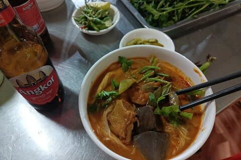 Phnom Penh Food Tour met kleine groep en lokale marktervaring