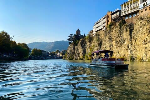 Privat flodbådstur i Tbilisi og Mtskheta med vinhistorier