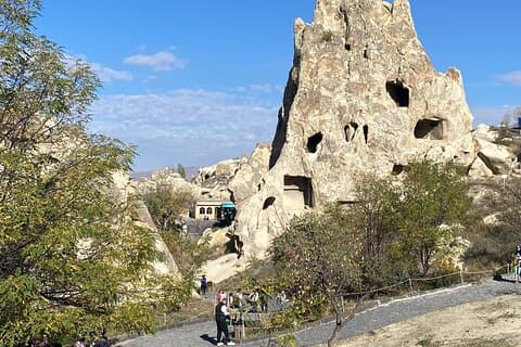 Cavernas e igrejas do Museu ao Ar Livre de Goreme no Vale Vermelho da Capadócia