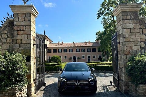 Transfer fra Sorrento, Amalfikysten, Napoli til Ladispoli eller Viceversa.