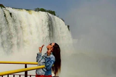 Private Transportation to Brazilian Waterfalls and Bird Park