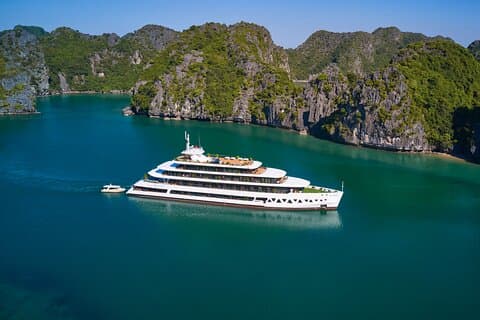 Halong Bay tweedaagse tour met watervliegtuig en cruise van één nacht