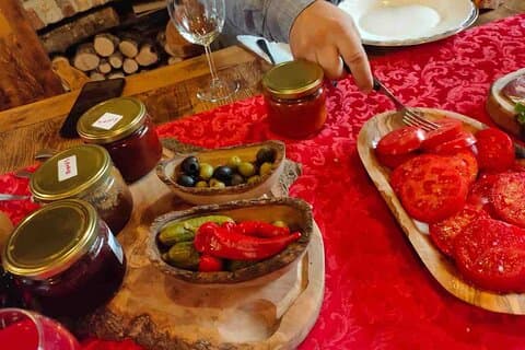 Excursion privée d'une journée en Herzégovine avec cuisine locale dans une maison familiale