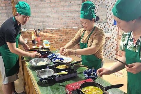 Matlagningskurs med Phở och Bamboo Basket Boat Tour