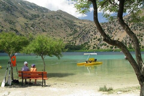 Excursion en pédalo sur le lac Kournas avec transfert depuis Réthymnon