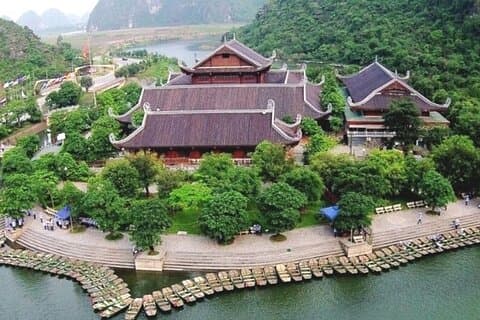 Ninh Binh Heldagstur: Hoa Lu, Trang An & Limousine från Hanoi