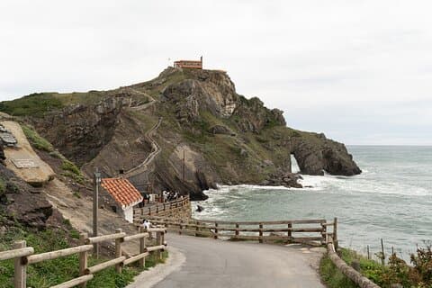 Gaztelugatxe e Guernica da San Sebastian