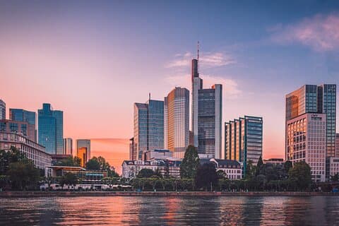 Privat overføring fra München til Frankfurt med 4 timers sightseeing