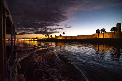 Passeios de barco de aventura - Nights of Lights by Water em St. Augustine FL