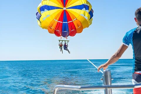 Parasailing Sobre el Mar Rojo con Transporte – Sharm El Sheikh