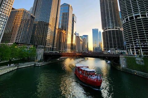 Hoteller i nærheden af Chicago Fireboat River & Lake Cruise