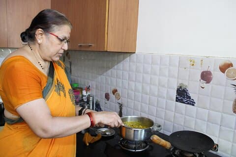 Vegetarian South Indian Cooking Class in Chennai with Vidhya