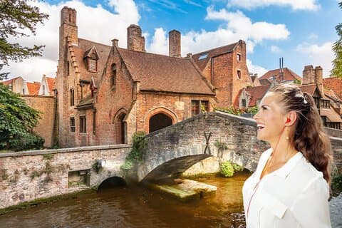 Bruges: City Walk with Audio Guide in 7 Languages on your Phone