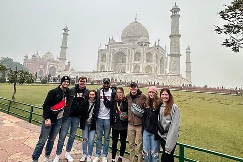 All Inclusive Taj Mahal privat tur med bil fra Delhi