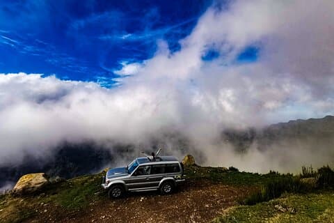 マデイラ島の西と北西部を巡る 4WD ジープ ツアー