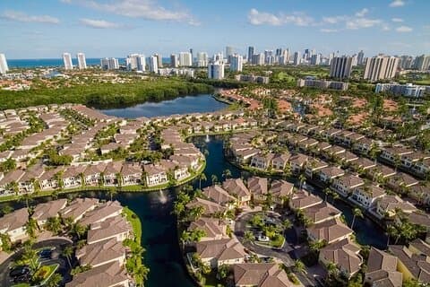 Sun-Kissed Wonders : Un tour privado por Sunny Isles Beach