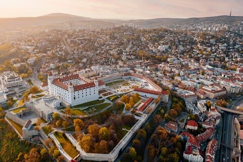 Transferência privada de Budapeste para Viena com 2h de passeios turísticos