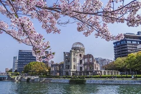 広島平和公園&原爆ドーム プライベートウォーキングツアー(4時間)
