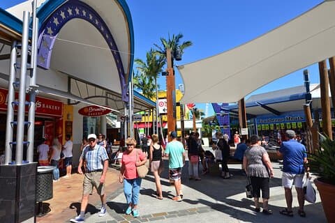 ブリスベン市からハーバータウンアウトレットまでのプライベートショッピングツアー