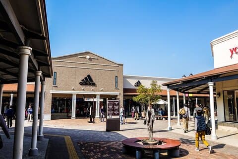 Privat shoppingtur fra Osaka hoteller til Kobe Sanda Outlets
