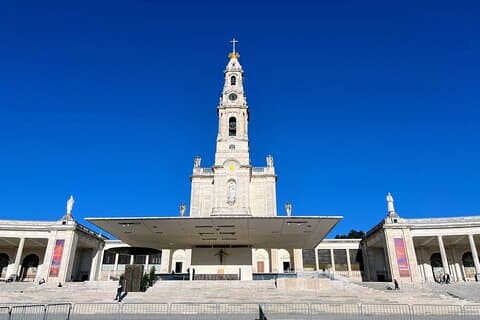 Fátima, Nazaré & Batalha Monastery: Day Trip from Lisbon