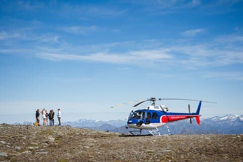 Naturskön helikopterflygning, bergslandning och vinresa Queenstown