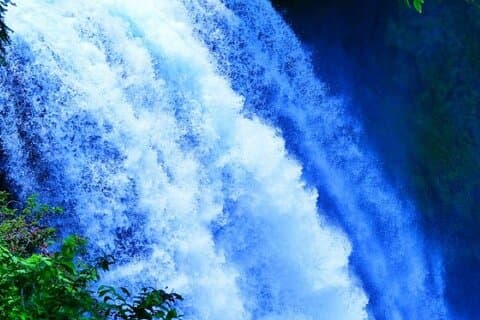 Shiraito Falls and Mt Fuji World Heritage Centre /6VG(3stops)
