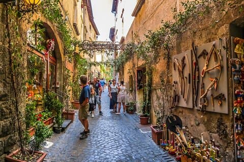 Heart of Italy Day Trip: Visit Perugia and Assisi from Florence