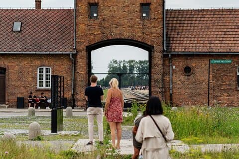 Krakow till Auschwitz Birkenau Guidad tur med transfer och biljett