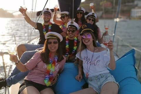 Porto: Single Party på en charmerende sejlbåd med velkomstdrink