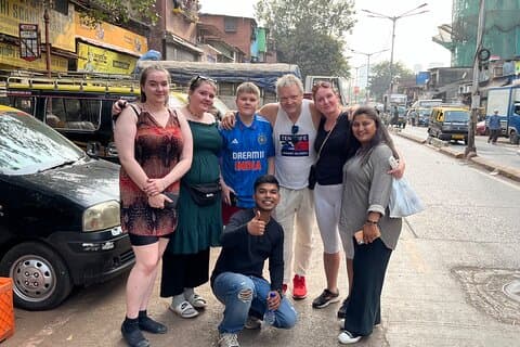 Private Dharavi Slum Tour with Guide and Transport