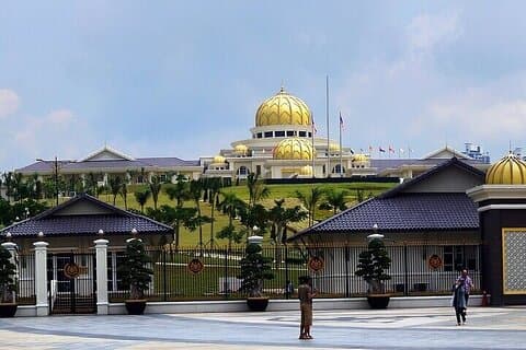 Tour privato della città di Kuala Lumpur, comprese le grotte di Putrajaya e Batu