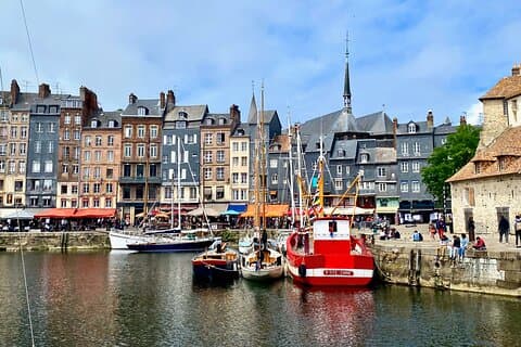 Gita di un giorno privata in Normandia Rouen, Honfleur, Etretat da Parigi
