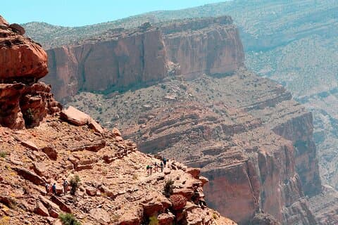 Muscat Heritage Tour per 4WD , Jebel Shams Grand Canyon & Nizwa