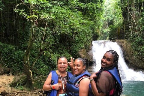 Private Blue Hole and Souvenir Shopping Tour Ocho Rios Jamaica