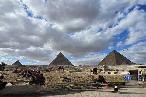 All-Inclusive-Geschichtsliebhaber: Pyramiden von Gizeh, Sakkara, Kamel und Mittagessen